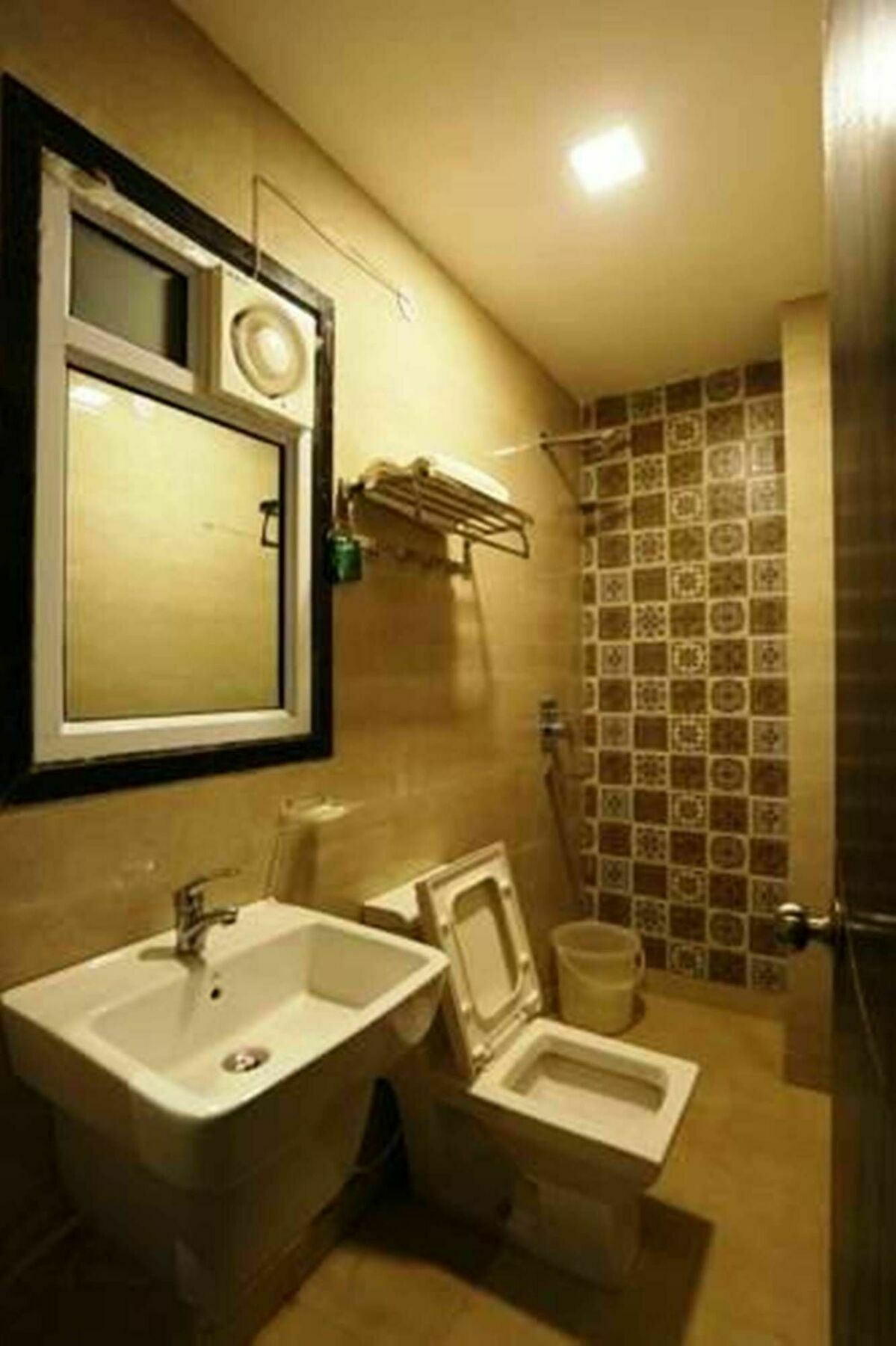 แฟ็บเอ็กซ์เพรส เลอ คอนติเนนตัล Hotel นิวเดลี ภายนอก รูปภาพ